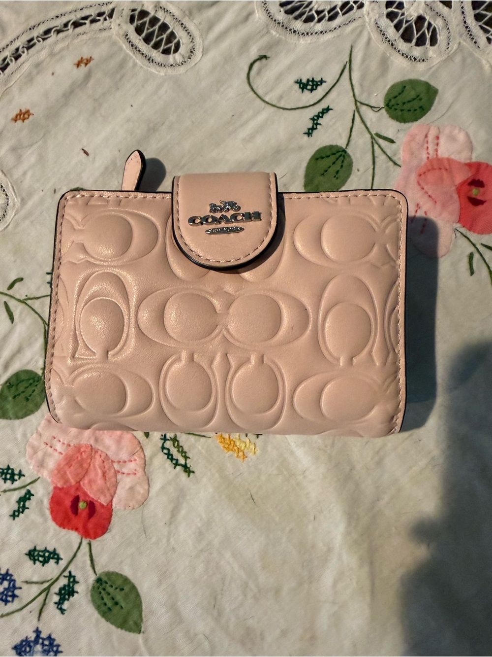 NWOT Coach Blush Pink Signature Puffy Embossed Leather Card Holder Wallet